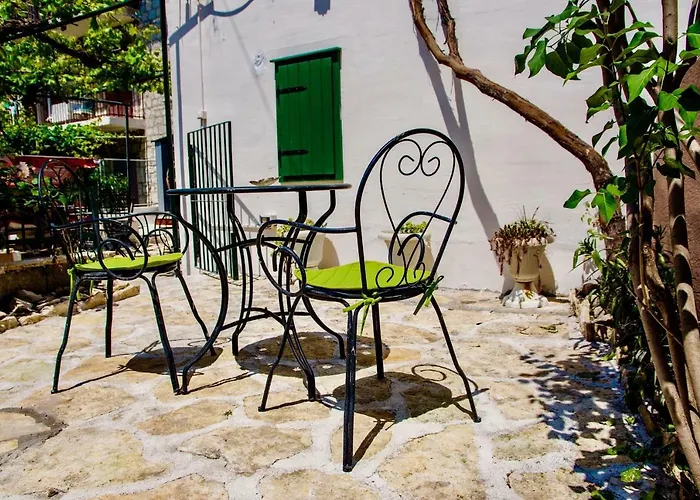 Luxury Villa Minerva Gardens