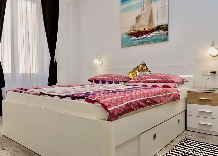 Luxury Villa Minerva Gardens